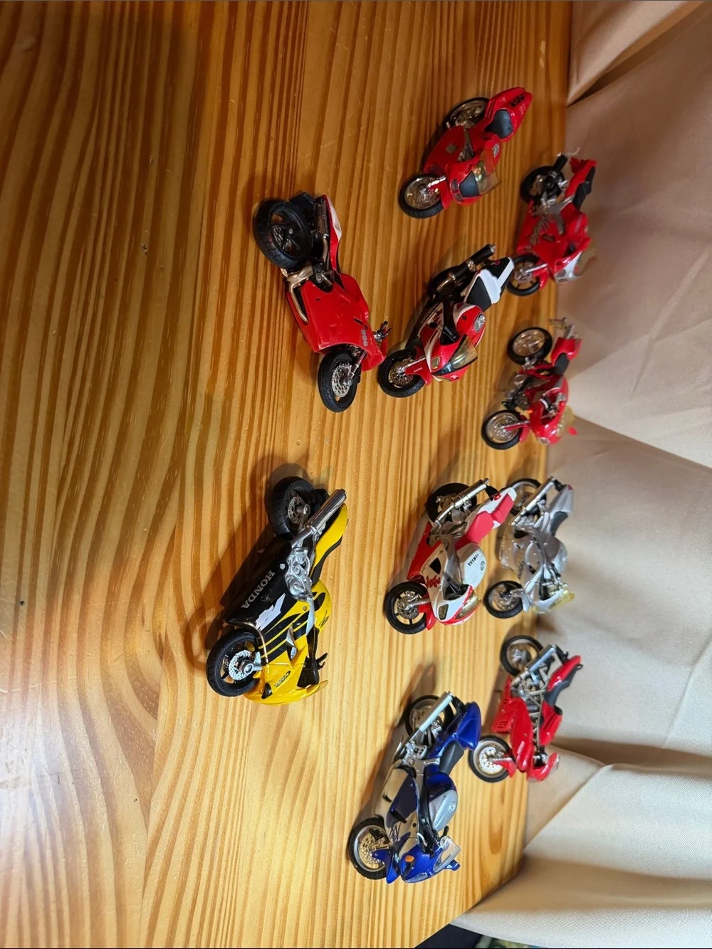 Lot of 9 Diecast Model Motorcycles 1:18 Maisto Ducati Honda Yamaha
